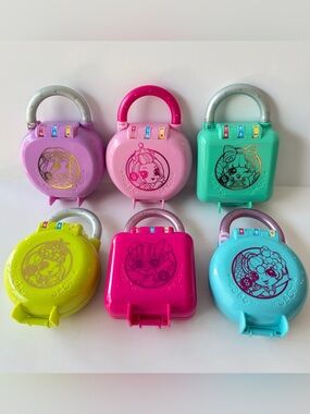 Shopkins Lil' Secrets Mini Playsets - lot of 6